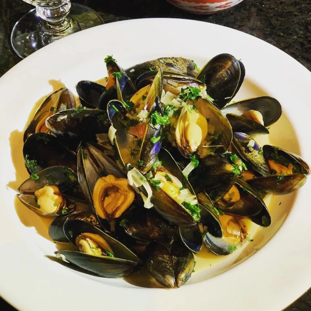 Mussels in a creamy white-wine broth