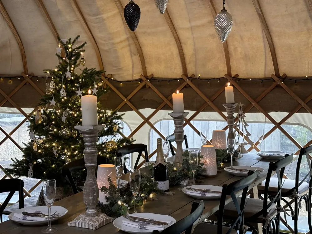 Rosara Supper Club: A Festive Feast