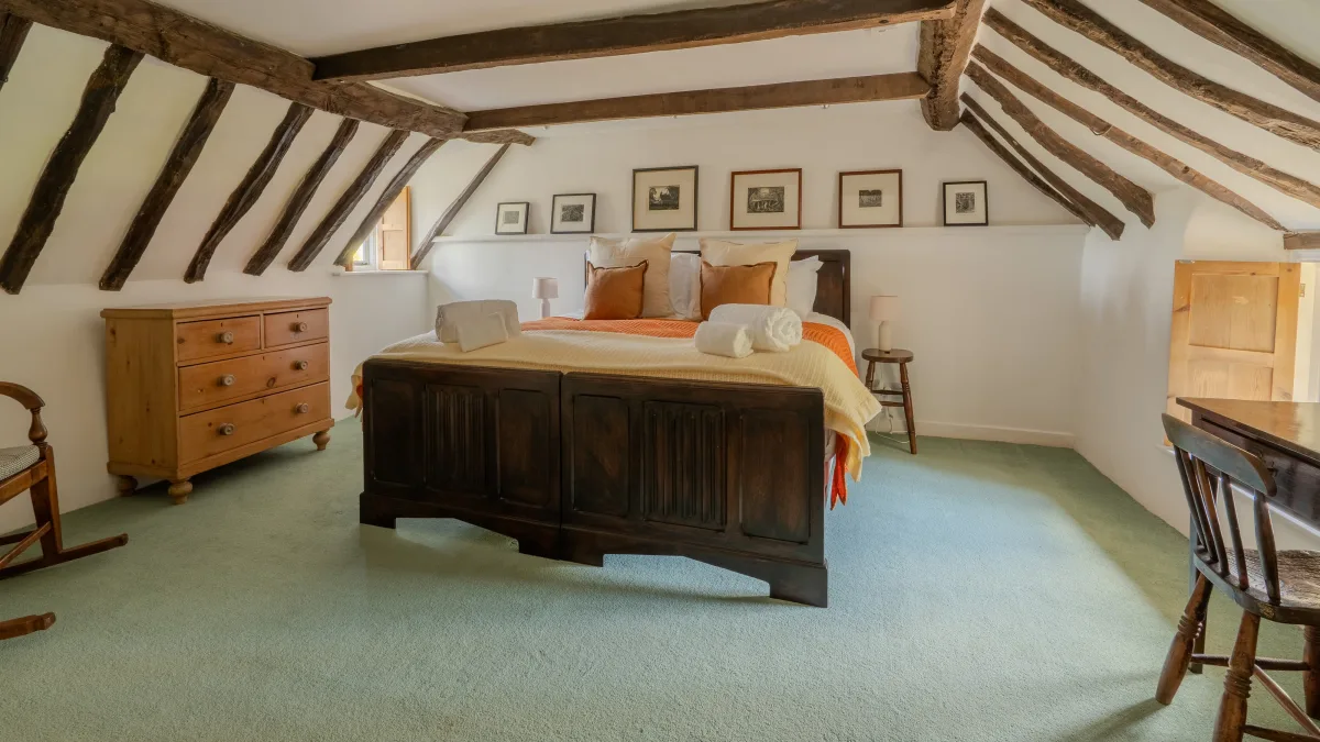 Super-king principal bedroom at Well Cottage in daylight